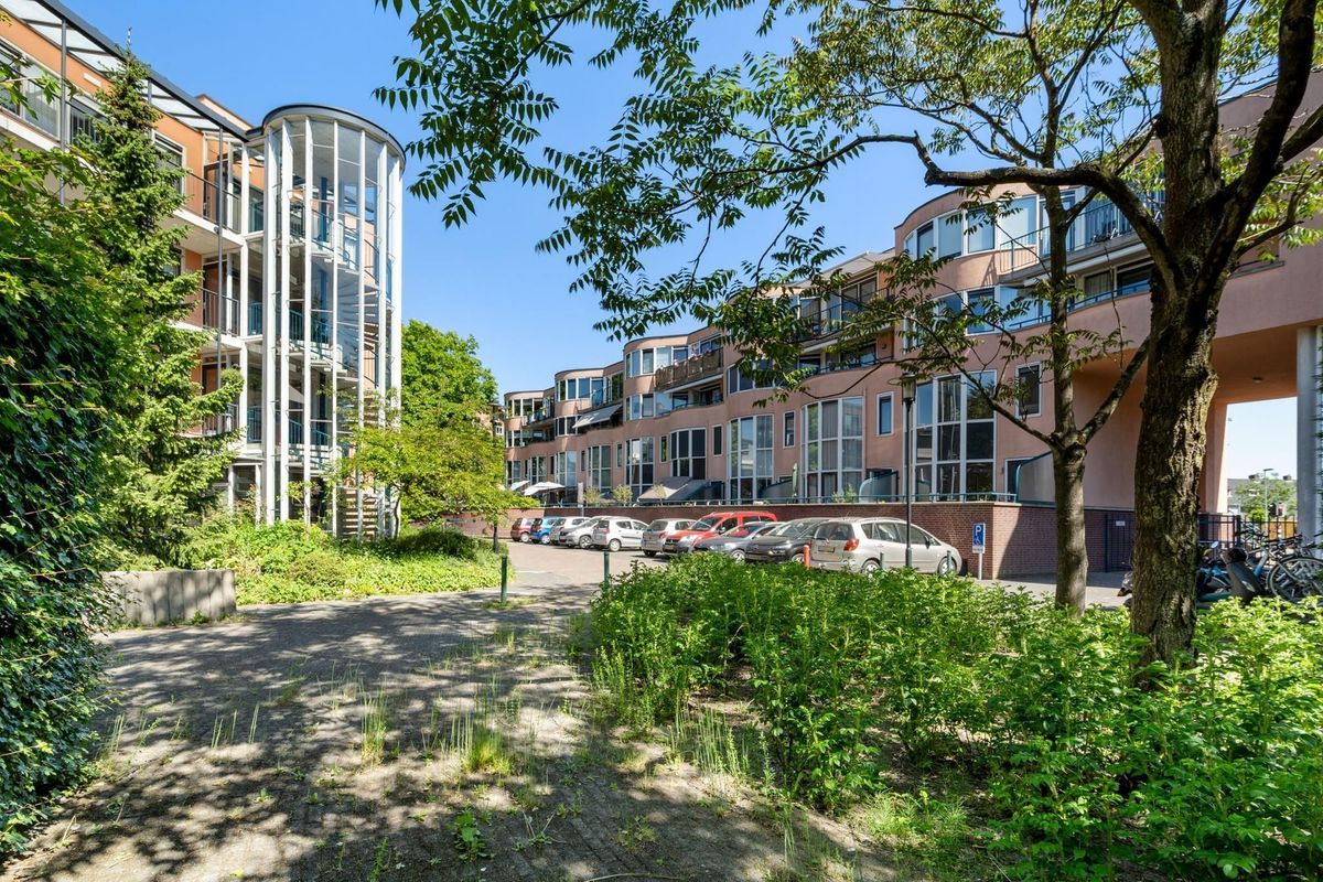 Generaal Maczekstraat 92 - A12 Photo Blur 35