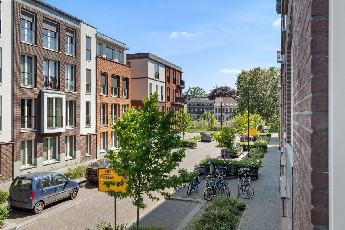 Menno van Coehoornstraat 15 Photo Blur 24