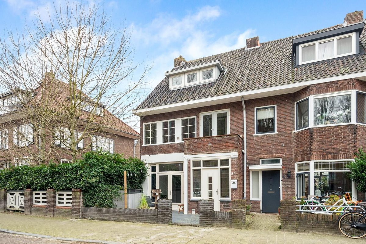 van Voorst tot Voorststraat 5 Photo Blur 1