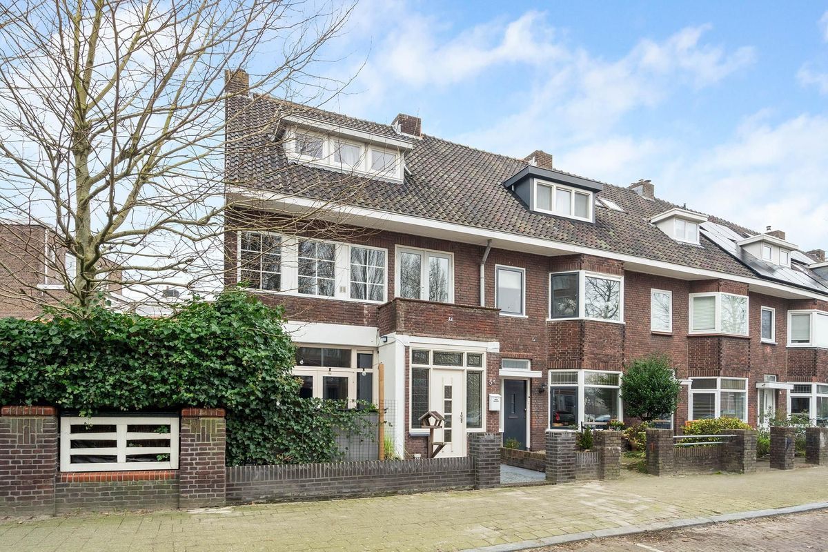 van Voorst tot Voorststraat 5 Photo Blur 40