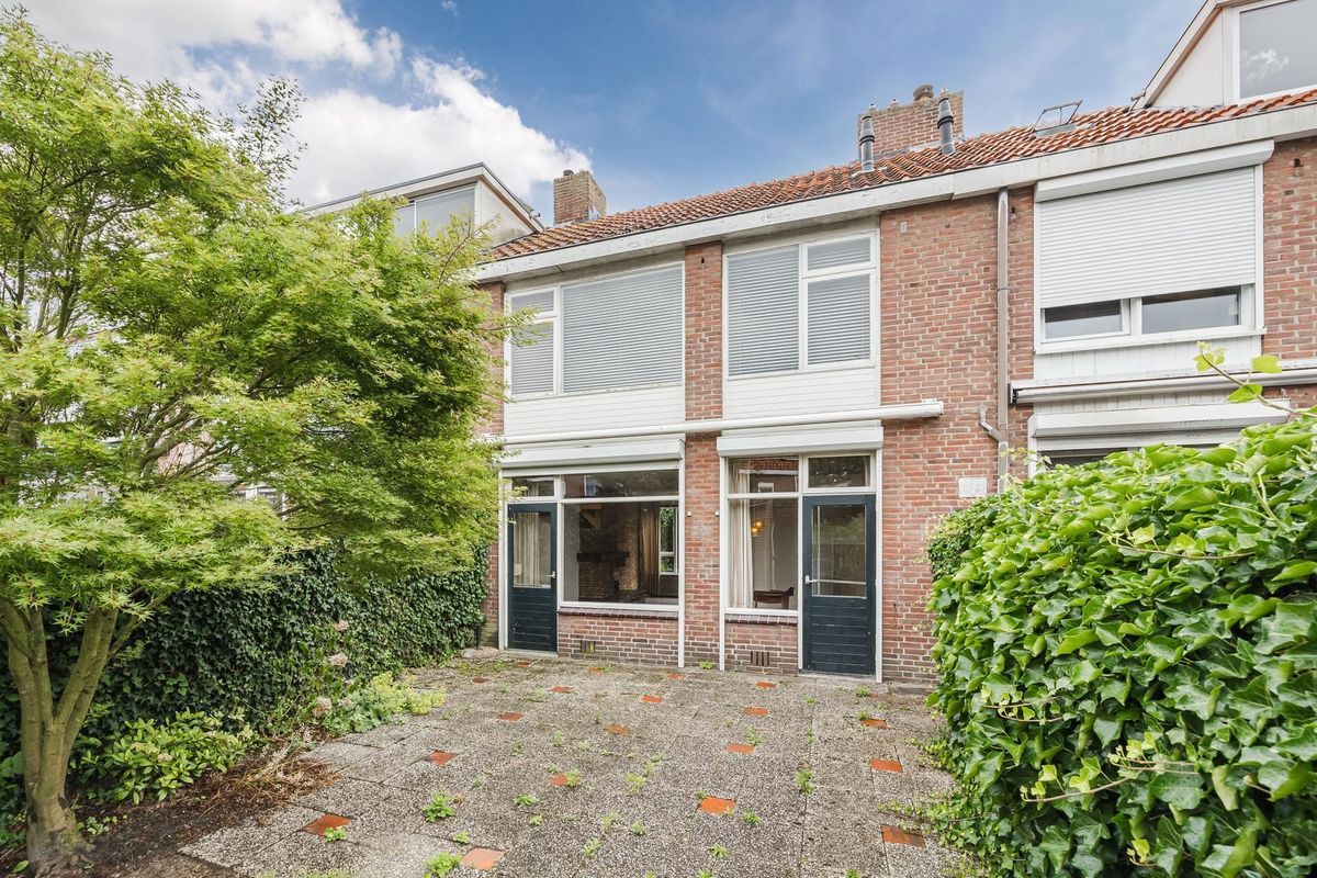 Kruisherenstraat 20 Photo Blur 19