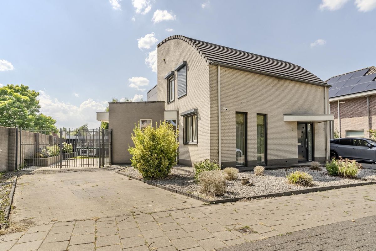 van Glabbeekstraat 7 Photo Blur 0