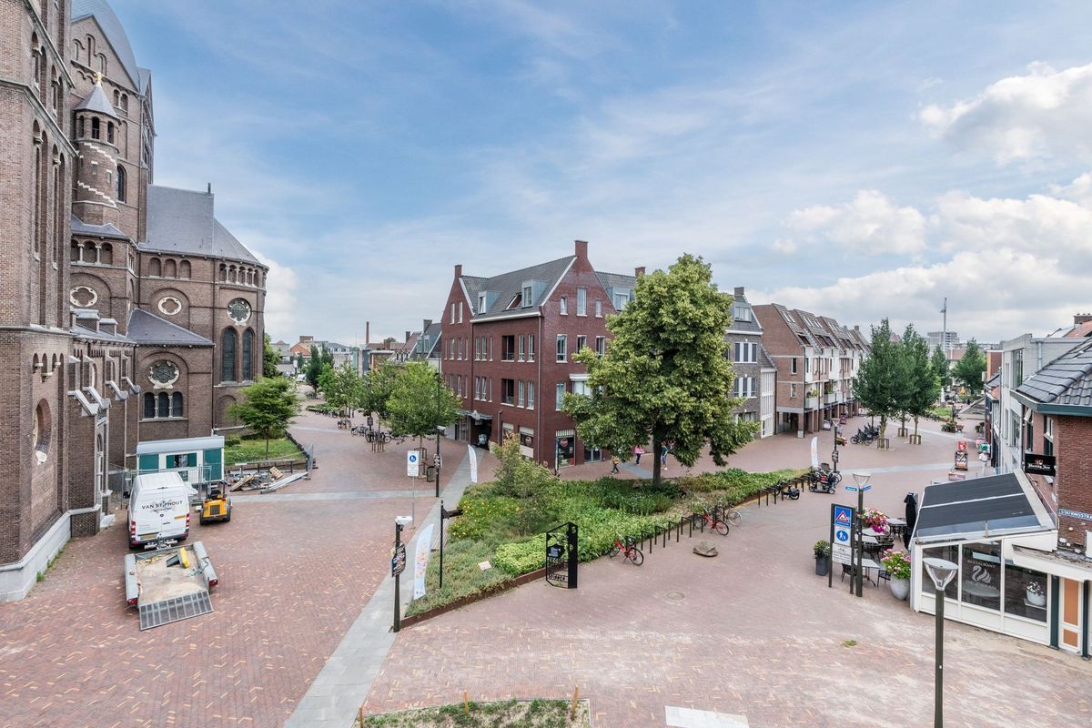 Nieuwendijk 5 - E Photo Blur 11