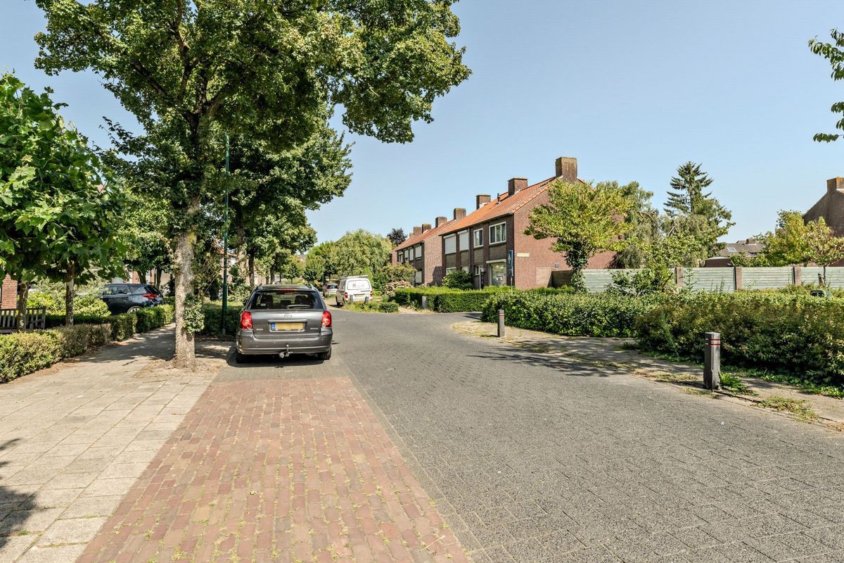 Ruysdaelstraat 18 Photo Blur 33
