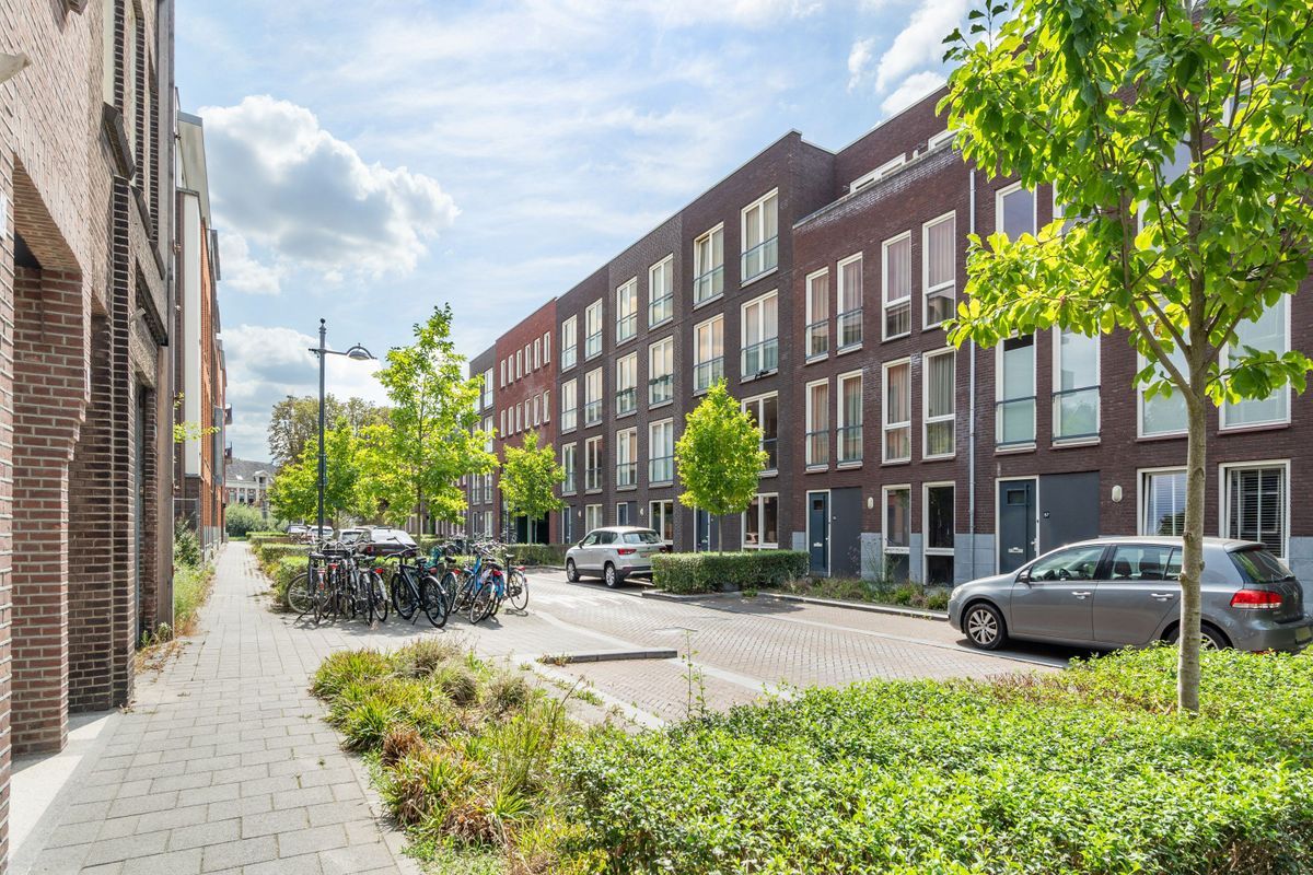 Menno van Coehoornstraat 53 Photo Blur 39