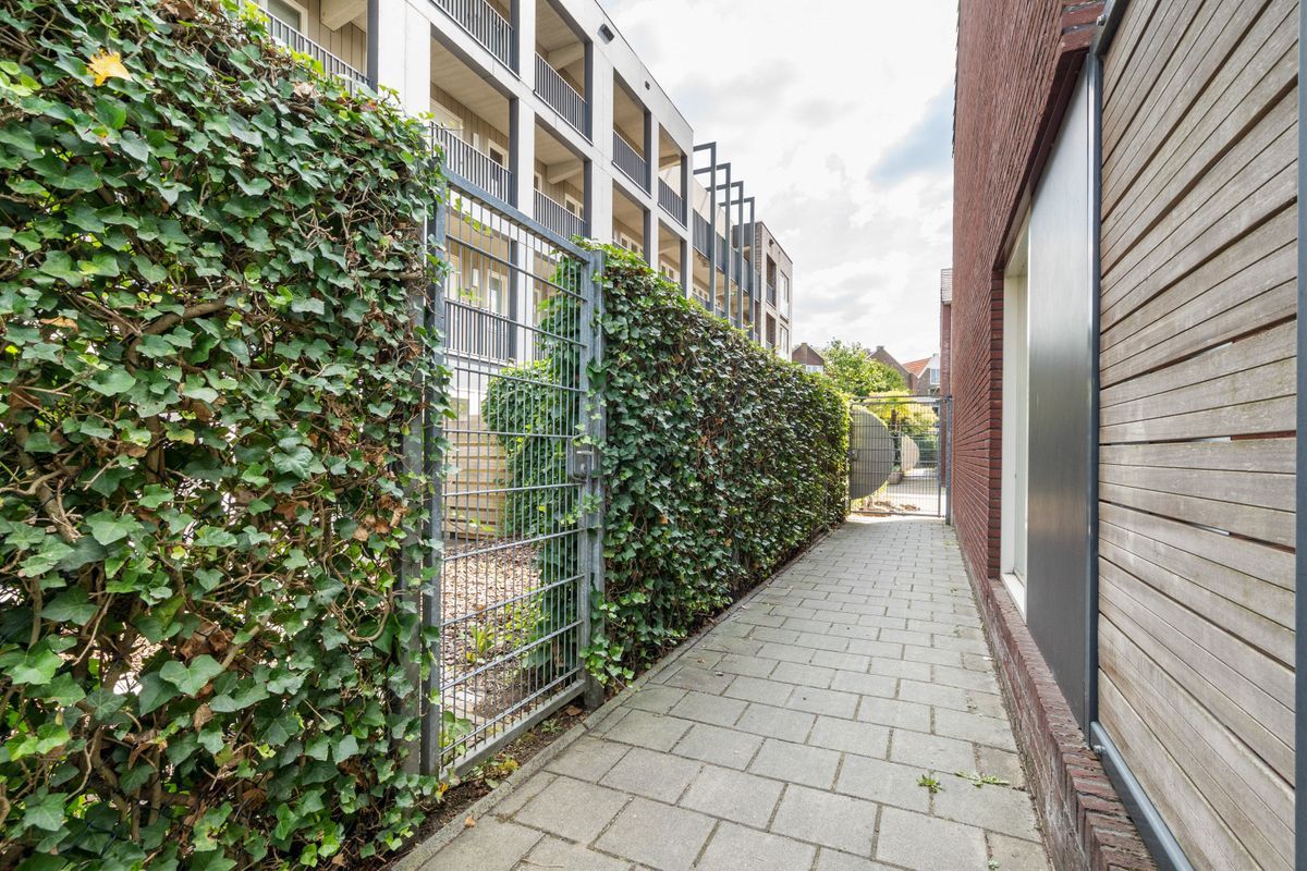 Menno van Coehoornstraat 53 Photo Blur 37