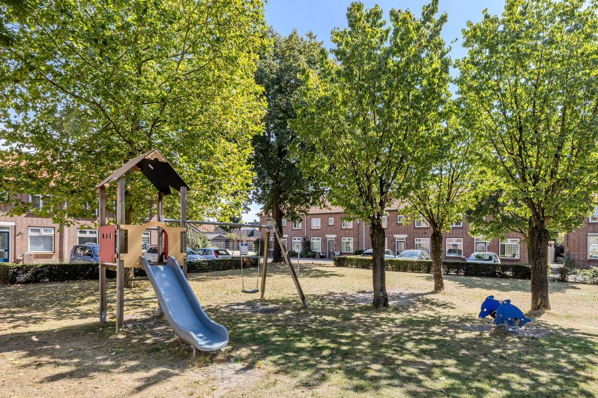 Burgemeester van Poppelstraat 107 Photo Blur 37