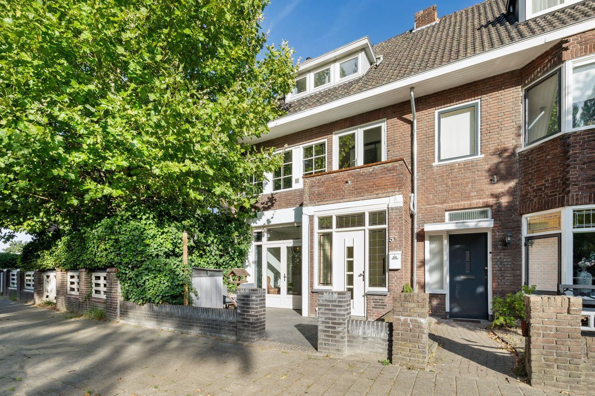 van Voorst tot Voorststraat 5 Photo Blur 40