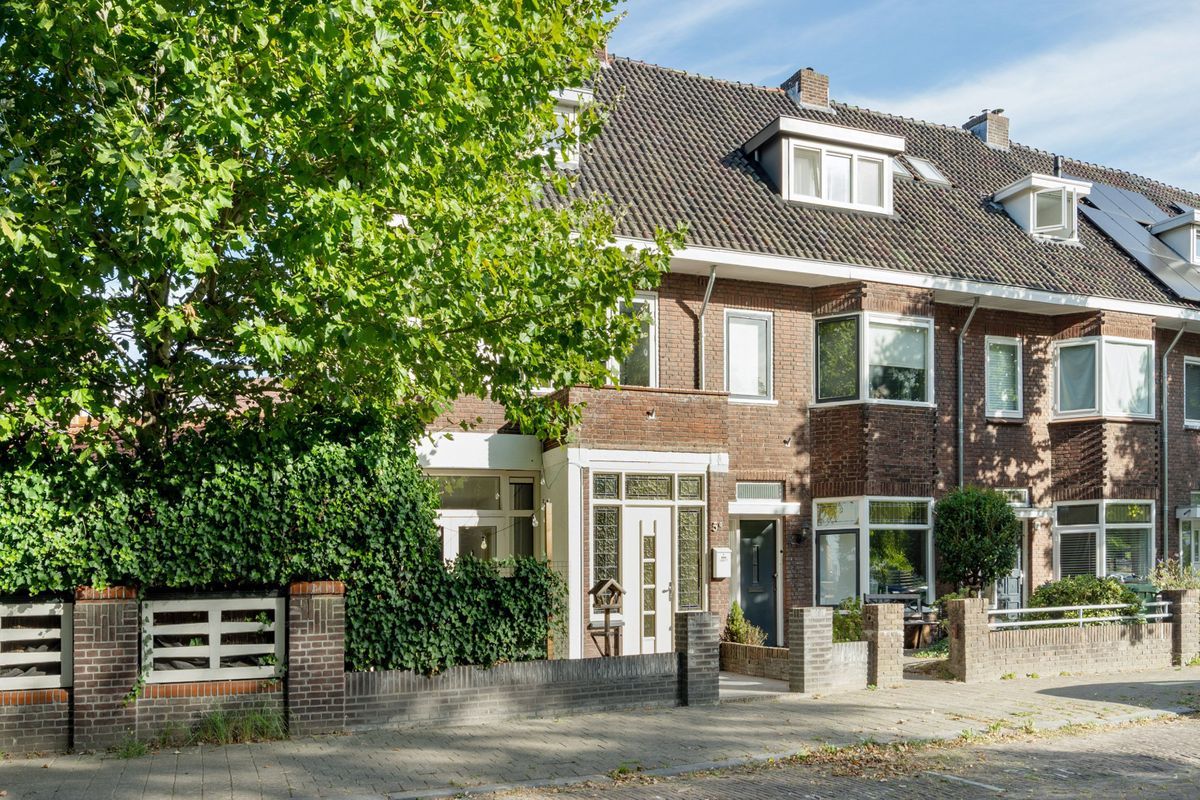 van Voorst tot Voorststraat 5 Photo Blur 42