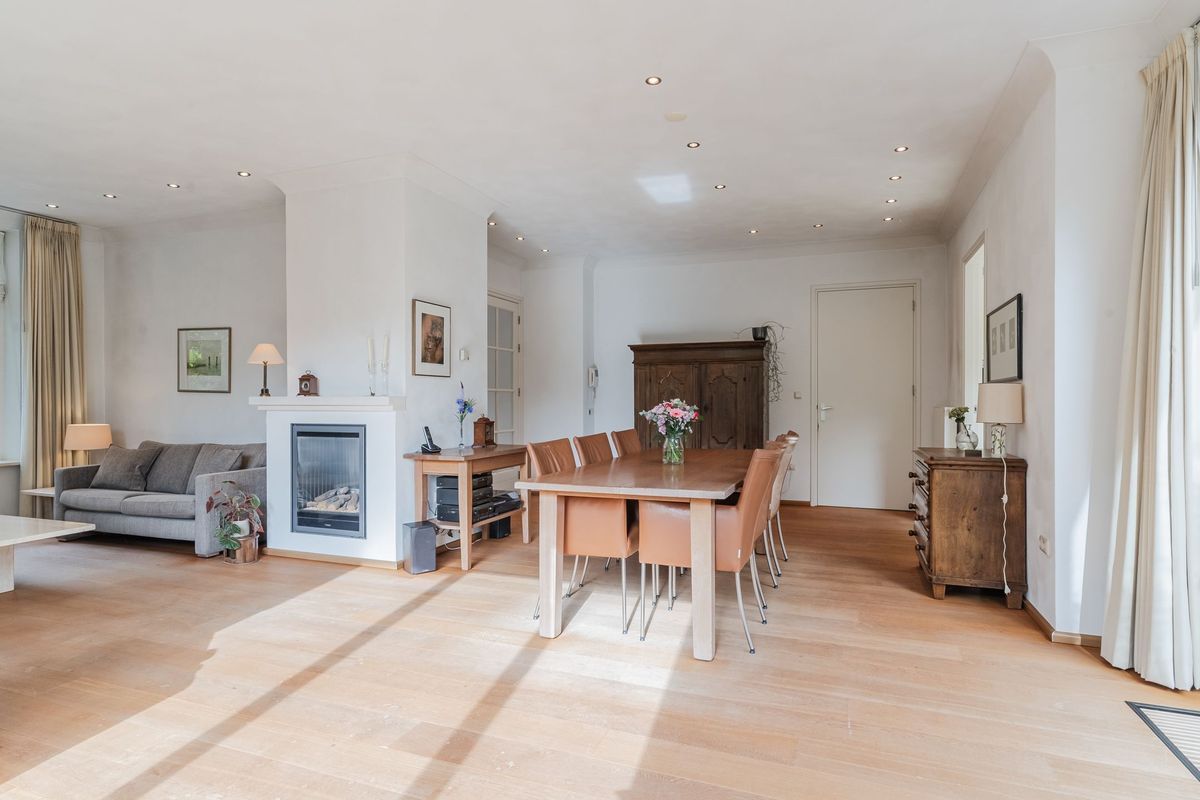 Herman de Manhof 1 Photo Blur 5