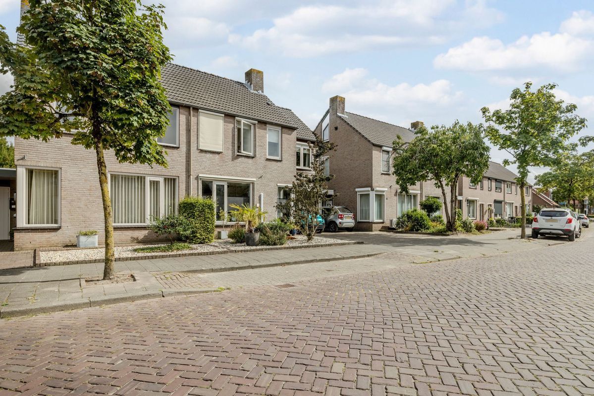 van Heinsbergstraat 18 Photo Blur 45