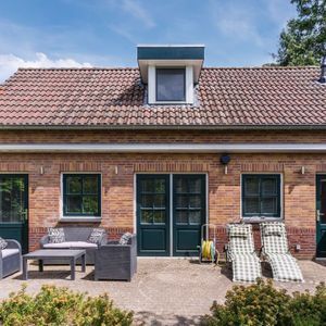Hulst 70 Photo 2