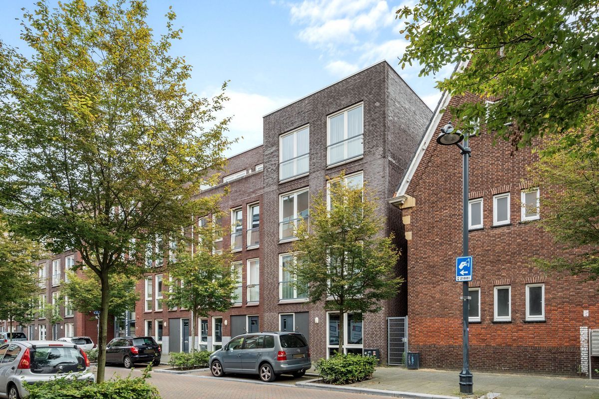 Meerten Verhoffstraat 8 - B Photo Blur 1