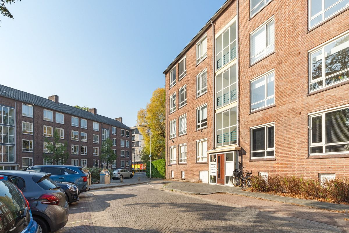 Mgr. Frenckenstraat 32 - B Photo Blur 35