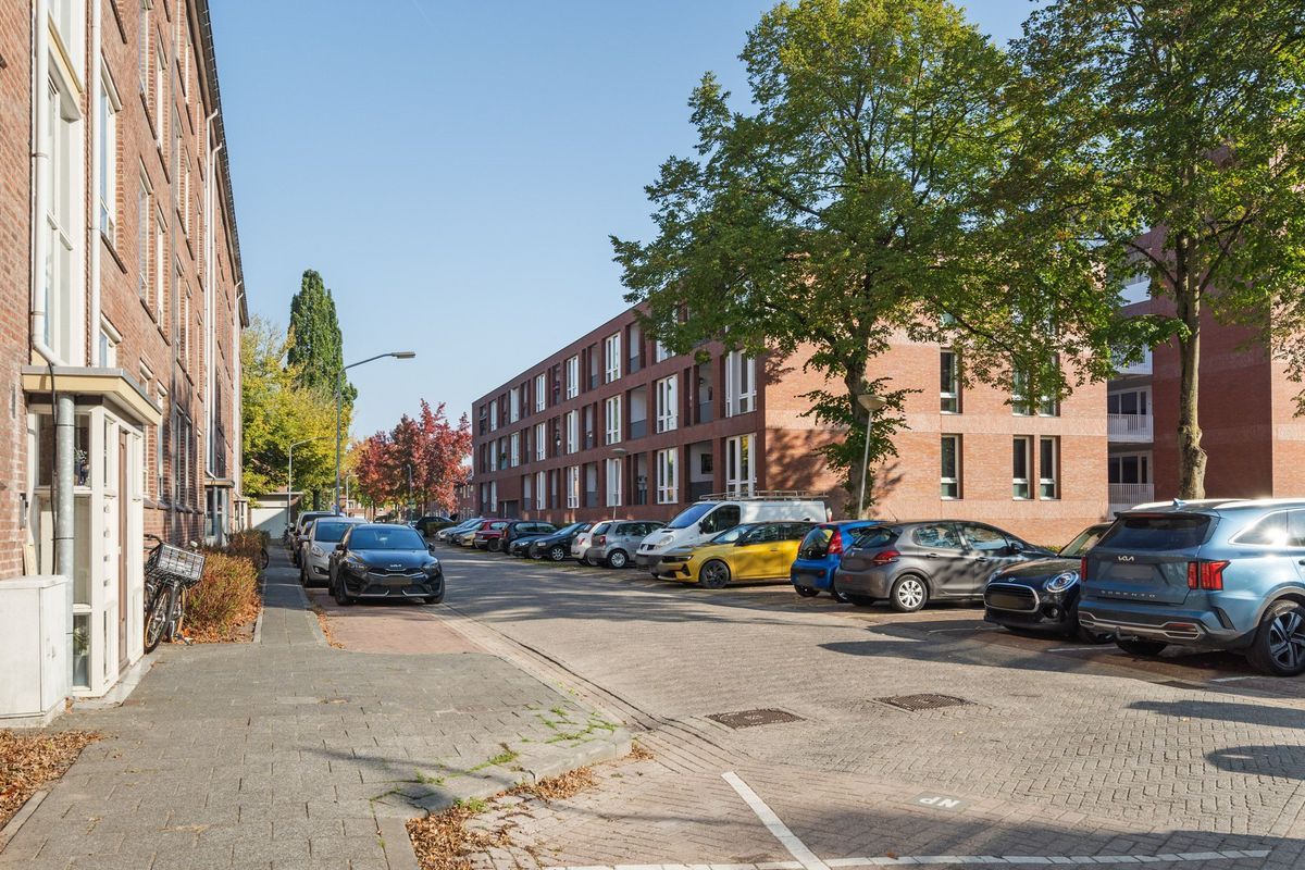 Mgr. Frenckenstraat 32 - B Photo Blur 41