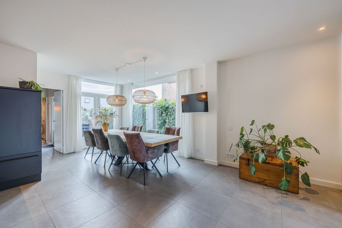 Emmastraat 35 Photo Blur 9