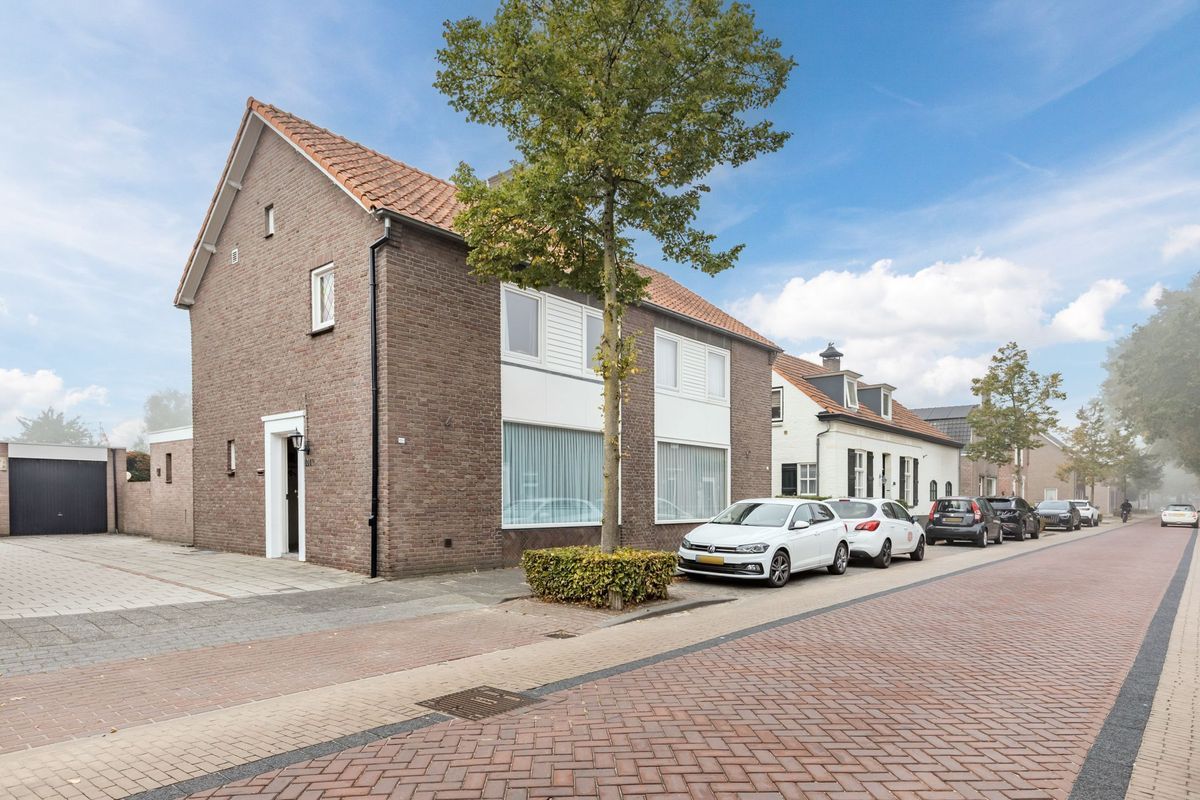 Oranjestraat 101 - A Photo Blur 37