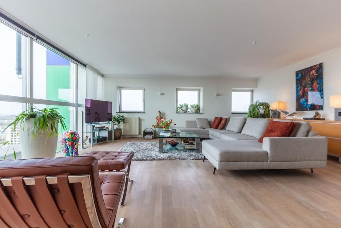 Westpoint 77 Photo Blur 3