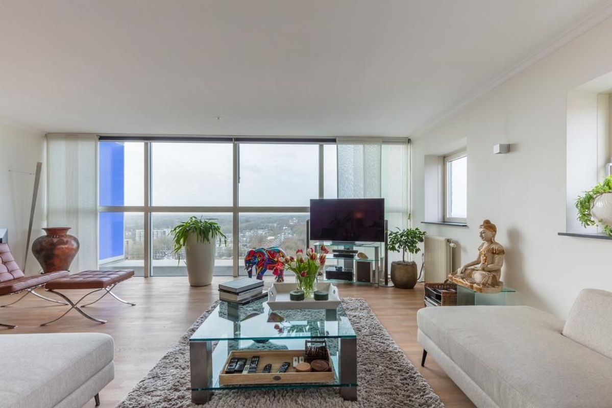 Westpoint 77 Photo Blur 4