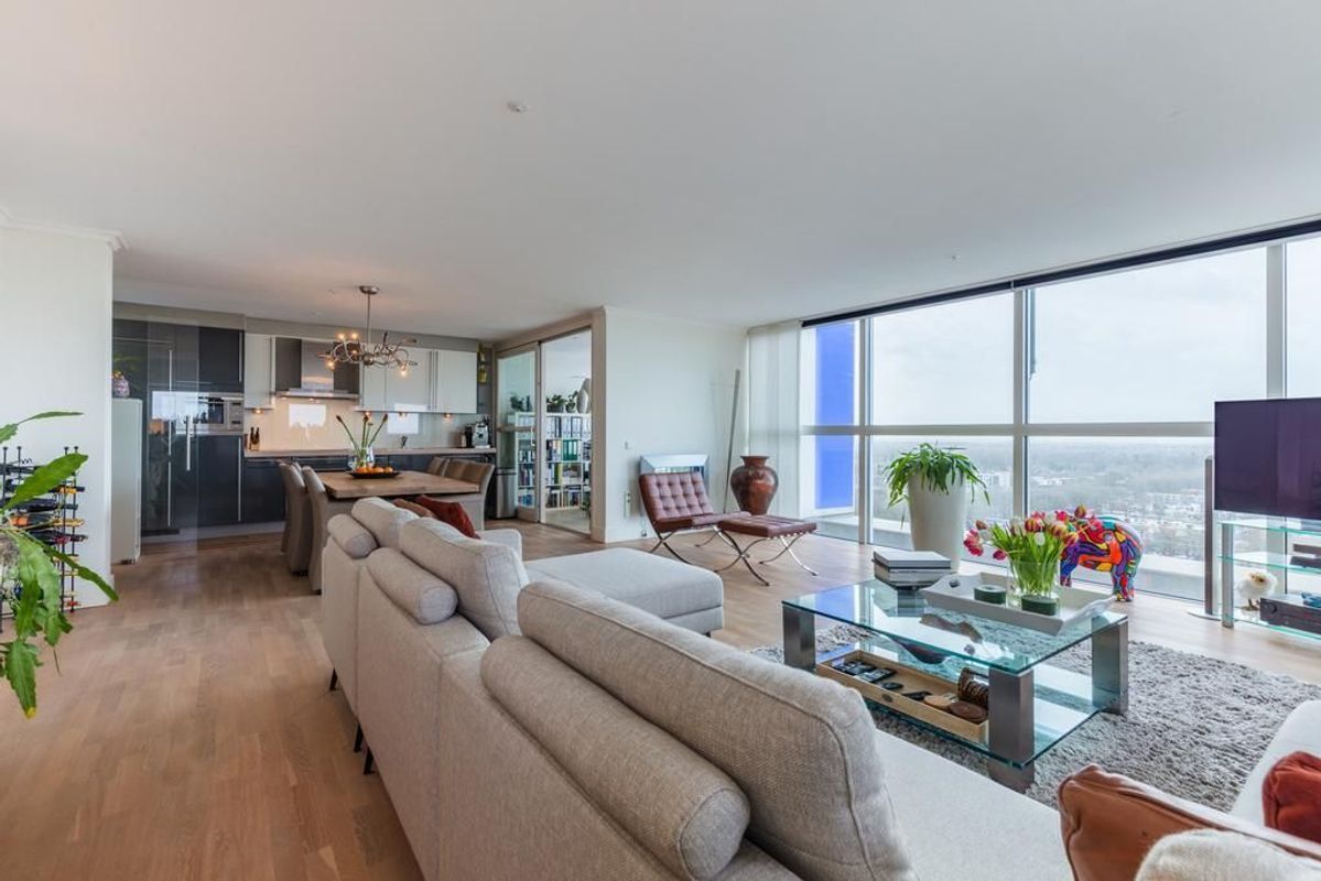 Westpoint 77 Photo Blur 2