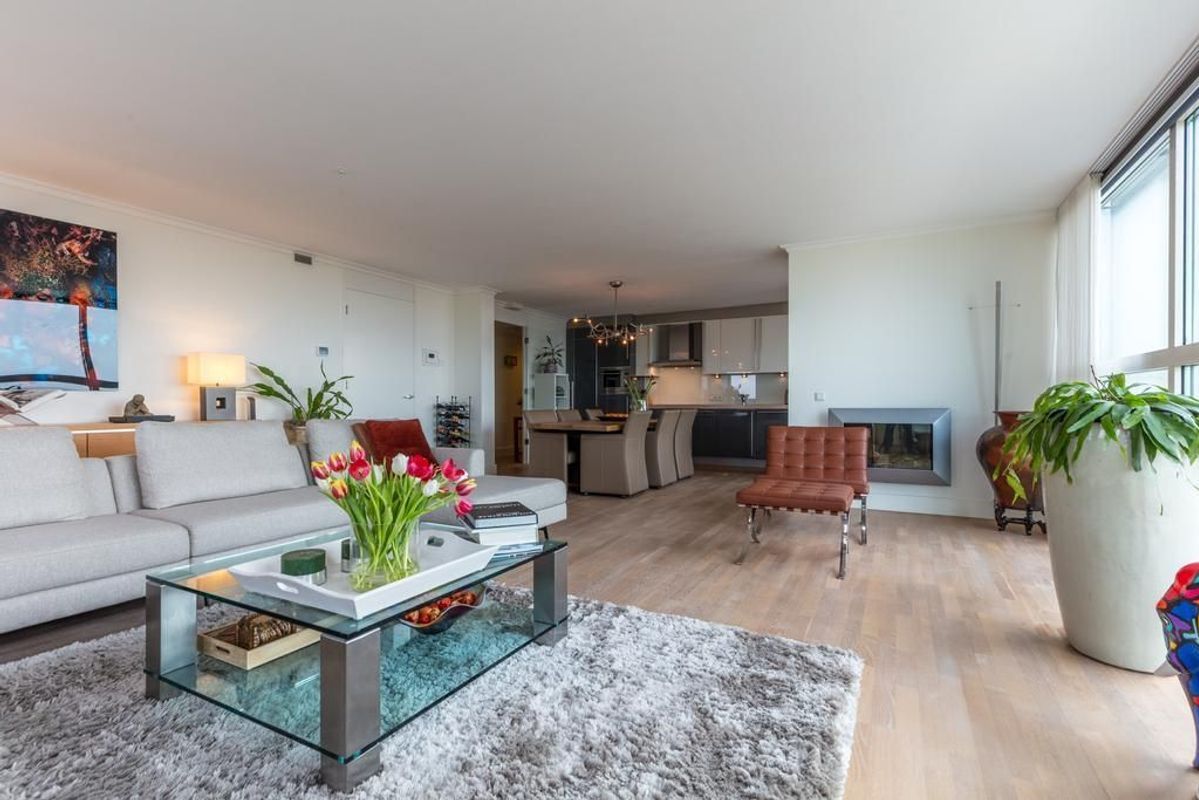 Westpoint 77 Photo Blur 5