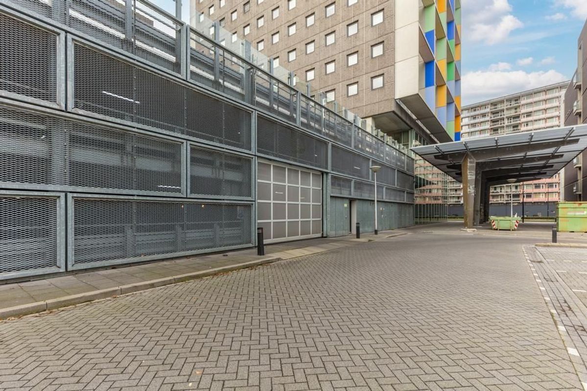 Westpoint 77 Photo Blur 41