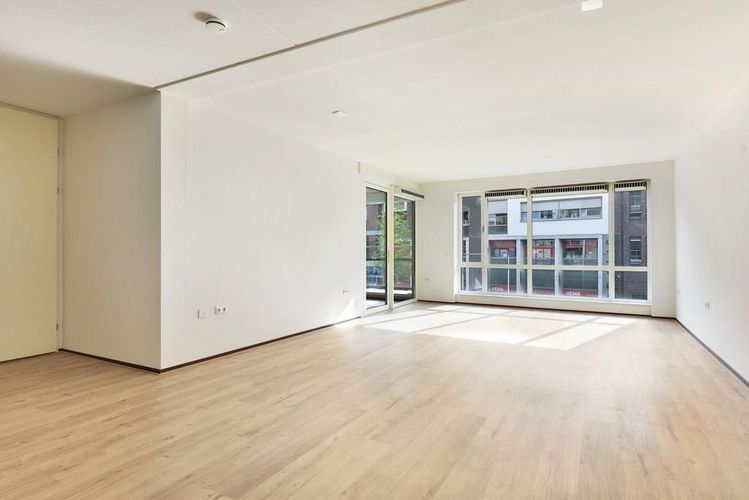 Piusplein 28 - 02 Photo 1