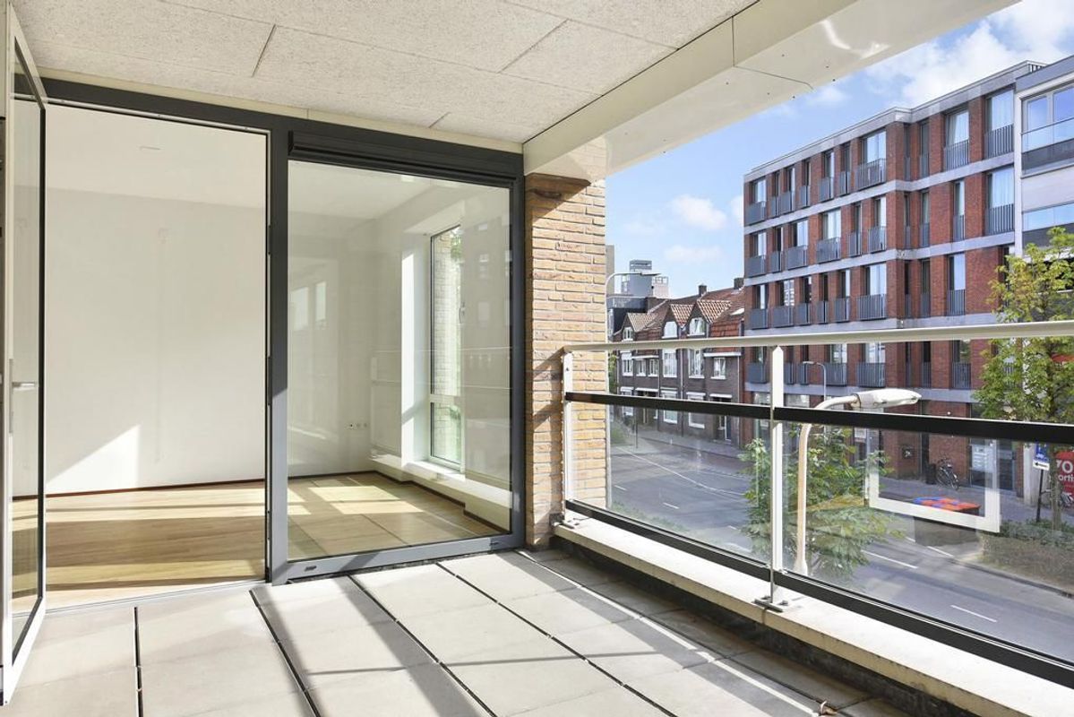 Piusplein 28 - 02 Photo Blur 7