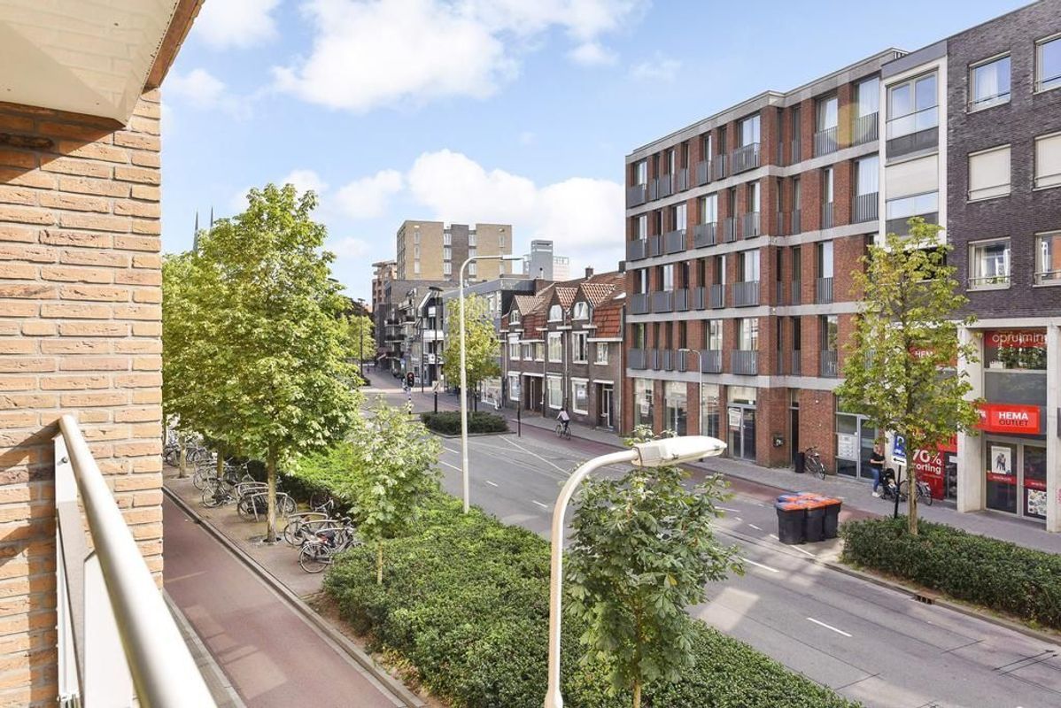 Piusplein 28 - 02 Photo Blur 8