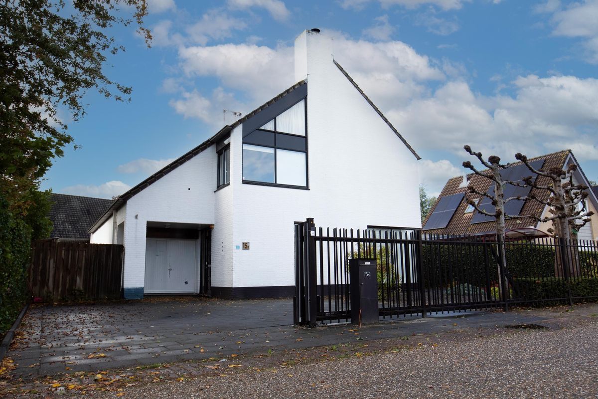 Oude Baan 15 - A Photo Blur 0