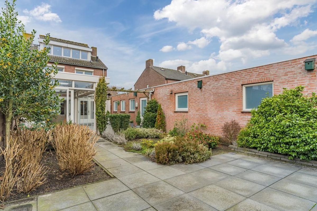 Doctor Schaepmanstraat 7 Photo Blur 34