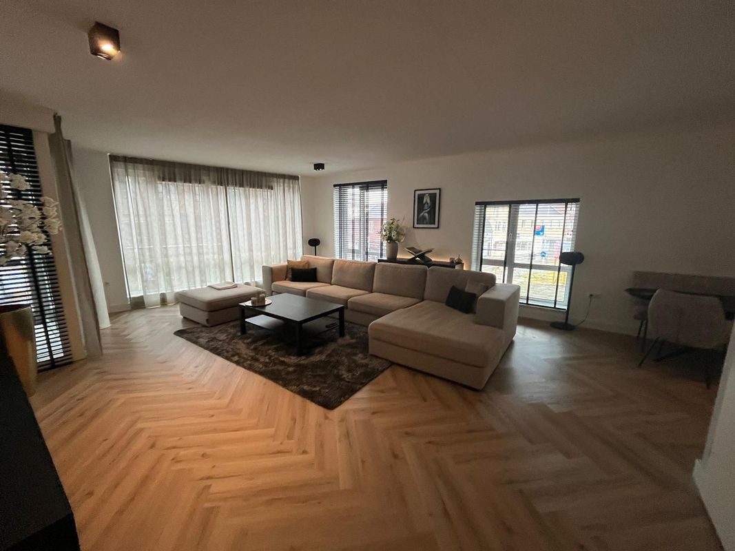 Piusplein 28 - 02 Photo Blur 1