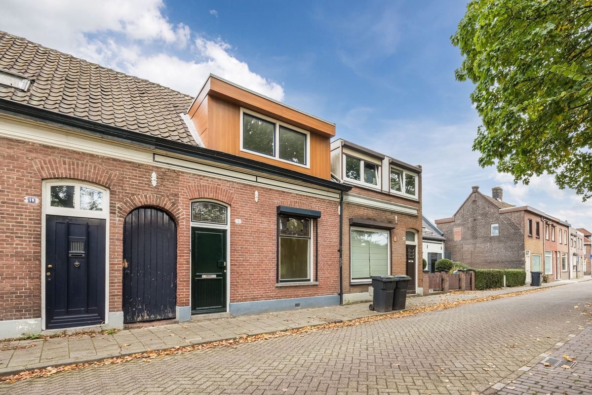 Zuid-Oosterstraat 15 Photo Blur 0