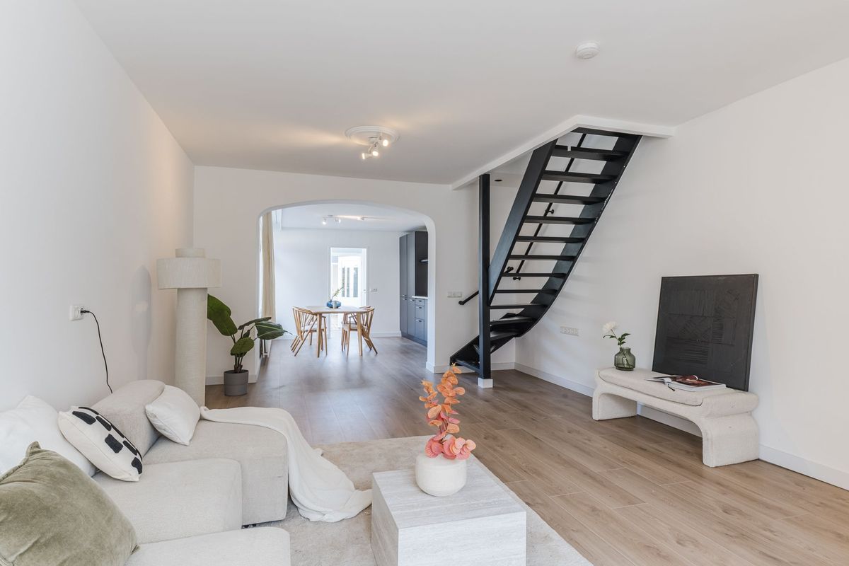 Melis Stokestraat 18 Photo Blur 0