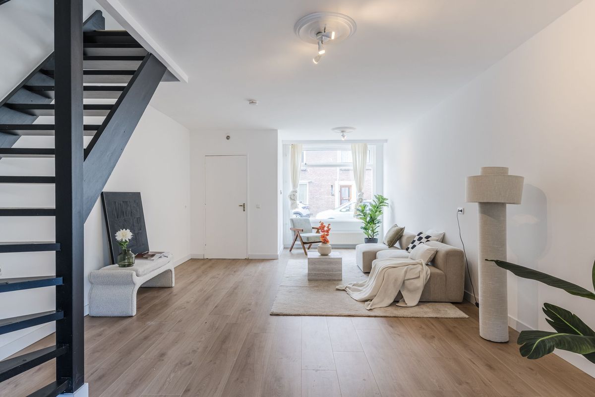 Melis Stokestraat 18 Photo Blur 3
