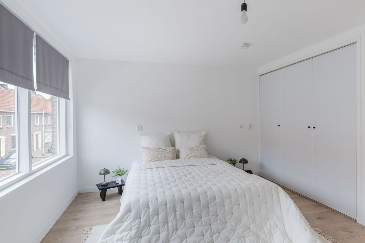 Melis Stokestraat 18 Photo Blur 10