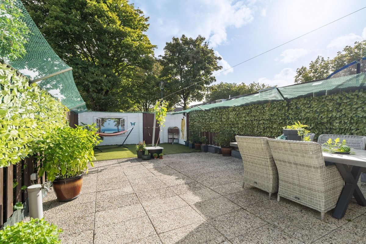 Gouddonk 5 Photo Blur 32