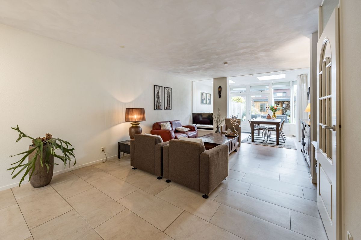 Mr. Sprenger van Eykstraat 2 - a Photo Blur 1