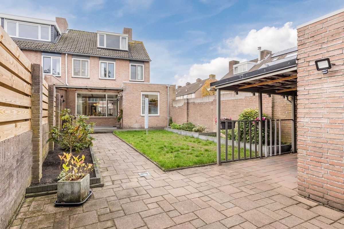 Leibeemd 54 Photo Blur 16