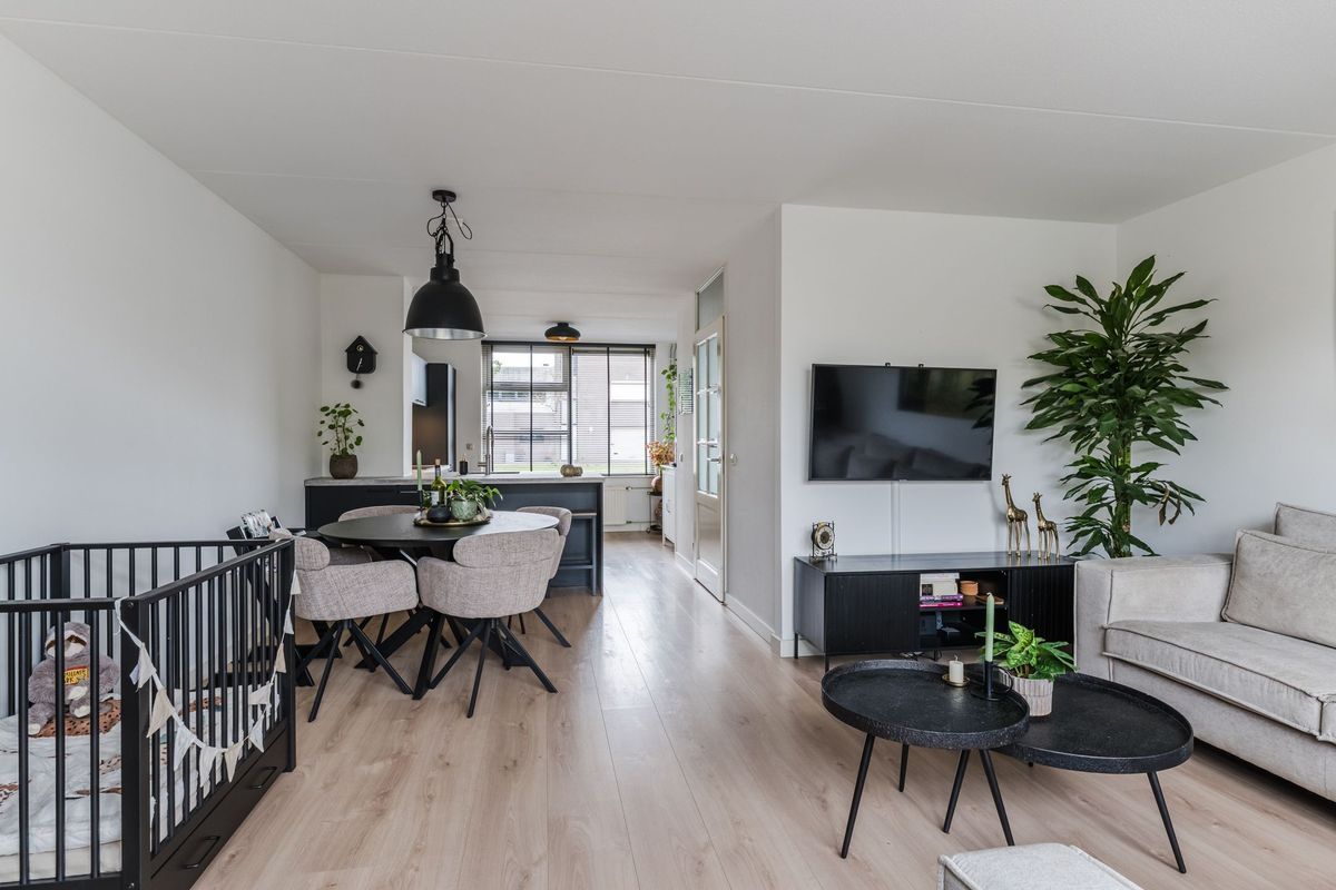 Megenstraat 67 Photo Blur 1