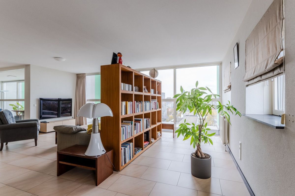 Westpoint 44 Photo Blur 6