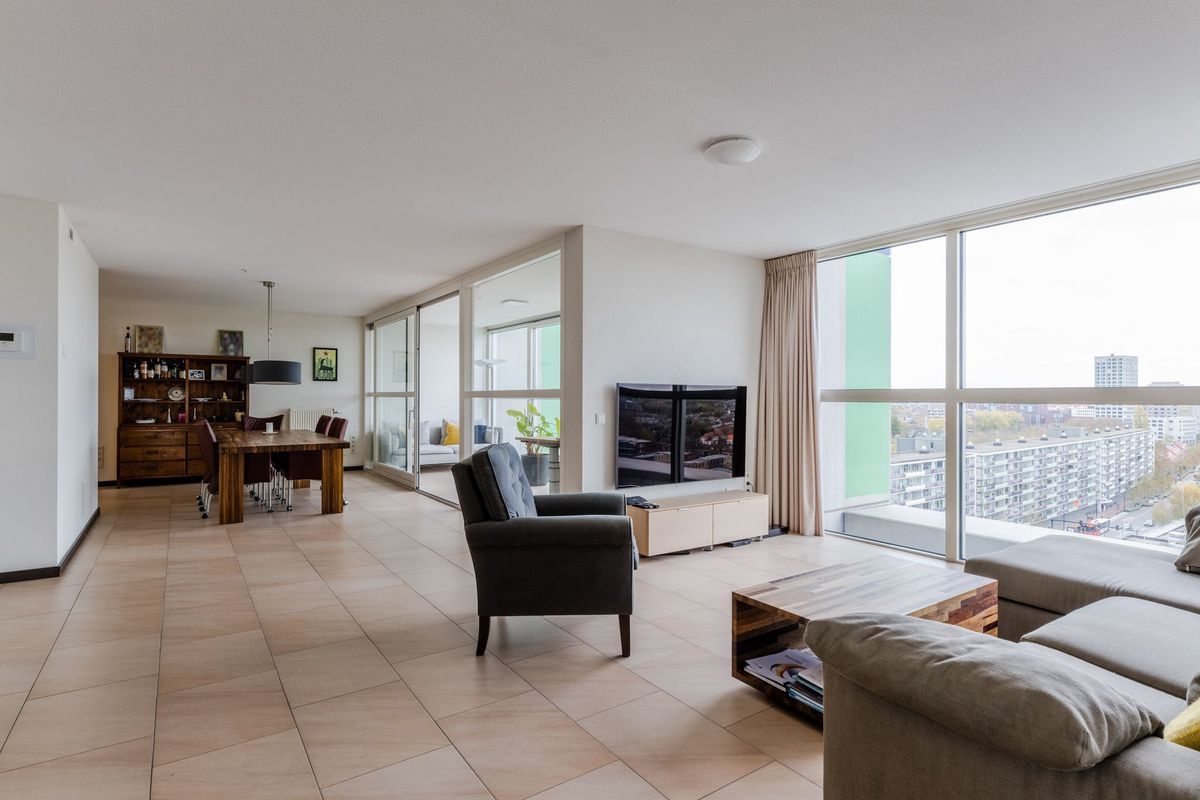 Westpoint 44 Photo Blur 2