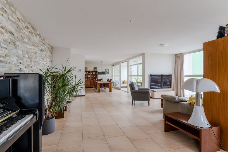 Westpoint 44 Photo 1