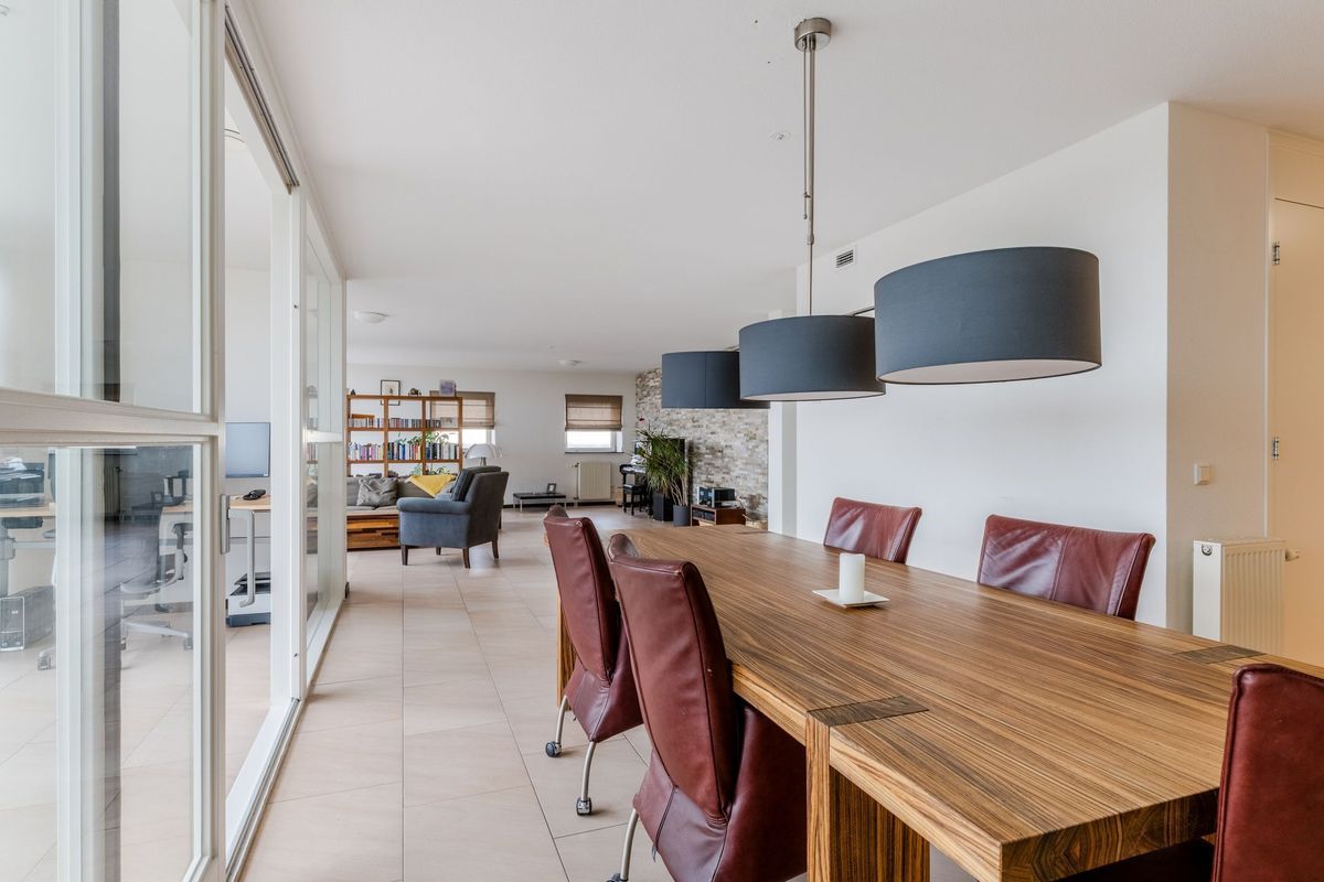 Westpoint 44 Photo Blur 8