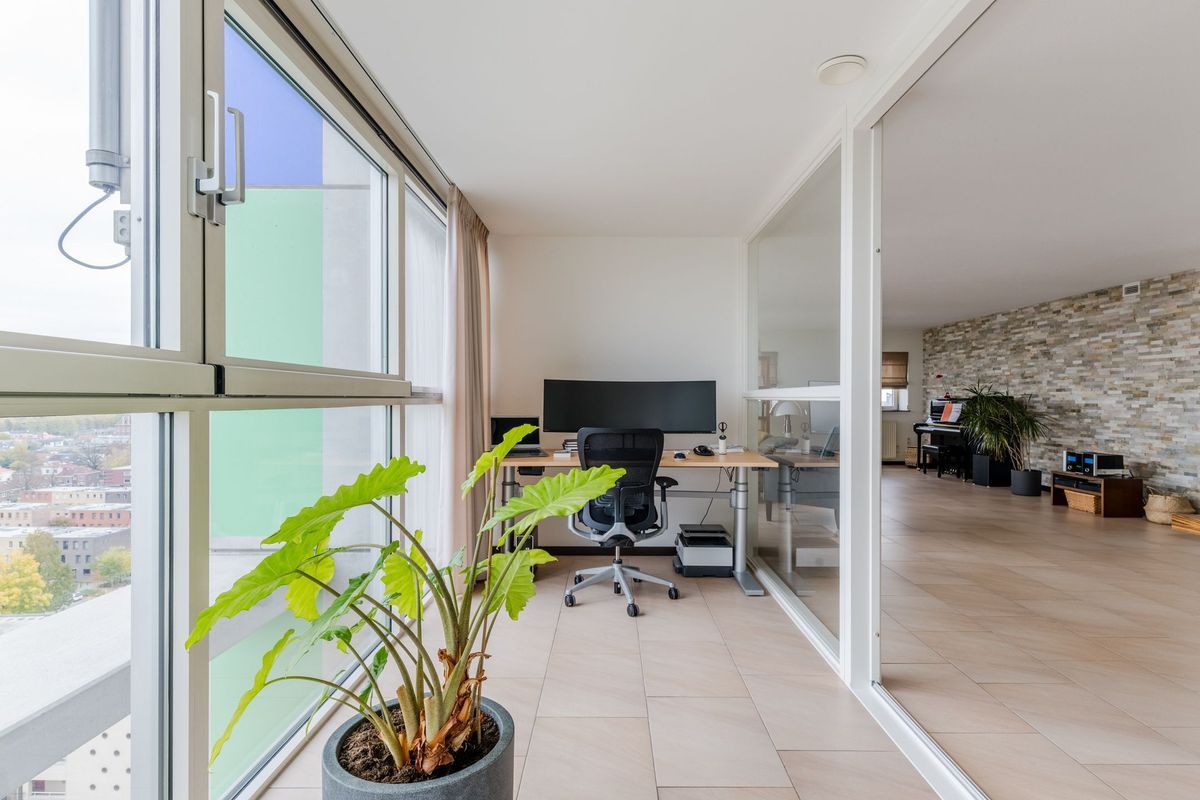 Westpoint 44 Photo Blur 11