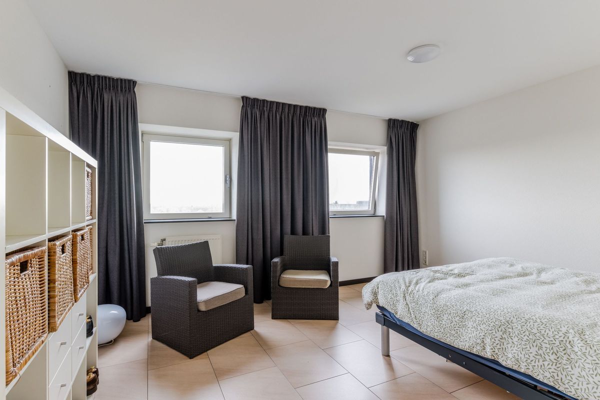 Westpoint 44 Photo Blur 16