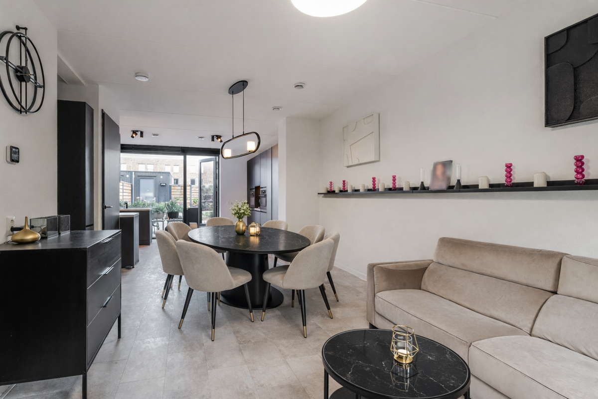 Anton Ebbenhof 12 Photo Blur 2