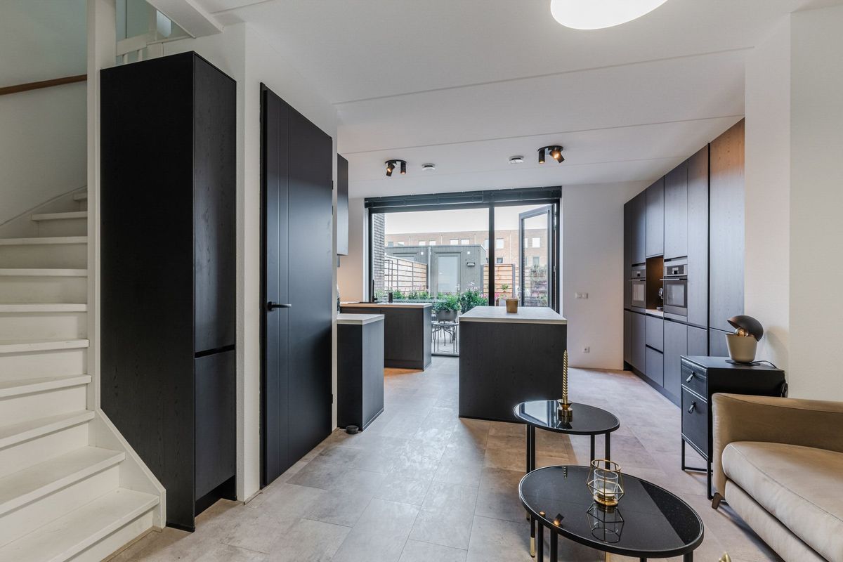 Anton Ebbenhof 12 Photo Blur 4