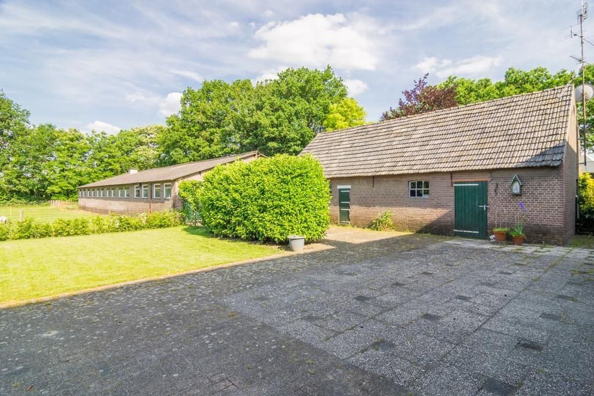 Vossenberg 2 Photo Blur 3