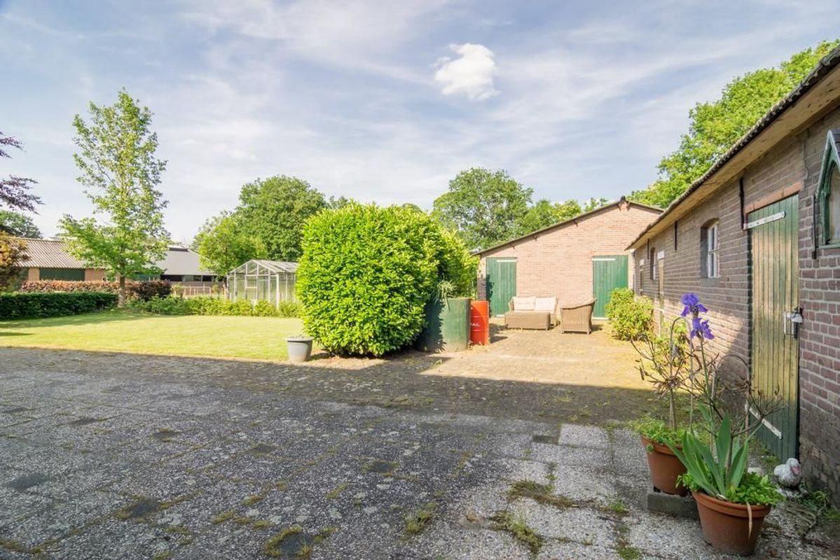 Vossenberg 2 Photo Blur 27